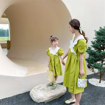 Подходящая для семьи одежда с V-образным вырезом и коротким рукавом, пуловер трапециевидной формы длиной до колен, Хлопковый Корейский Модный Детский пуловер с рюшами для девочек